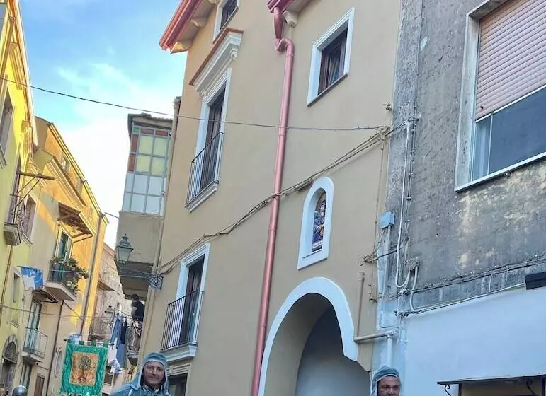 Aamiaismajoitus (B&B) Sant Egidio Del Monte Albino