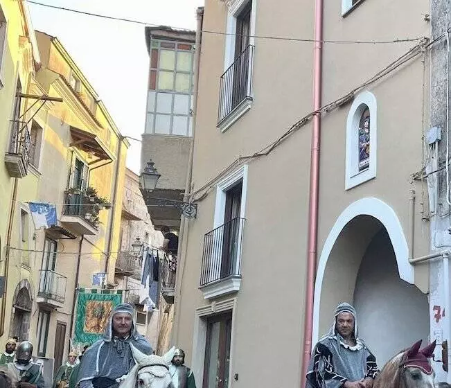 Aamiaismajoitus (B&B) Sant Egidio Del Monte Albino