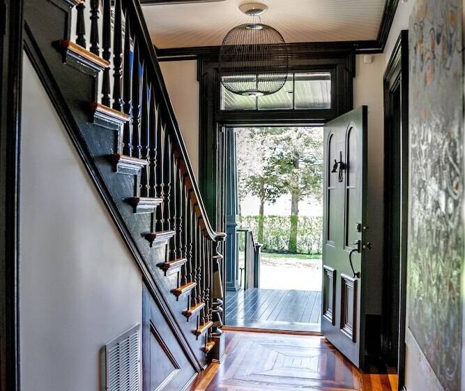 مبيت وإفطار Vine & Sand