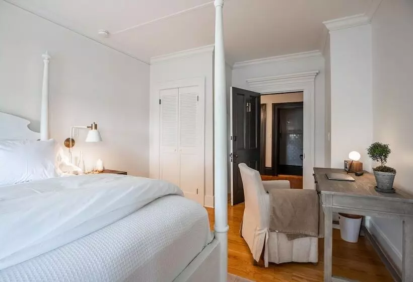 Aamiaismajoitus (B&B) Vine & Sand