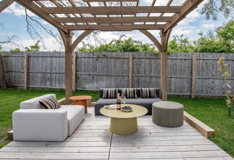 مبيت وإفطار Vine & Sand