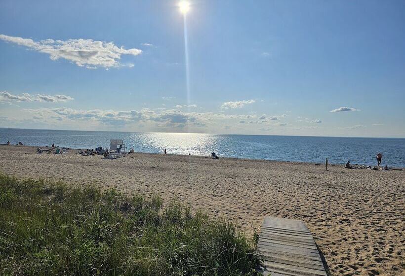 مبيت وإفطار Vine & Sand