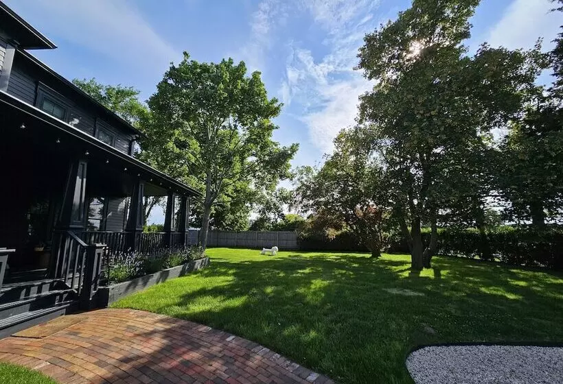 Aamiaismajoitus (B&B) Vine & Sand