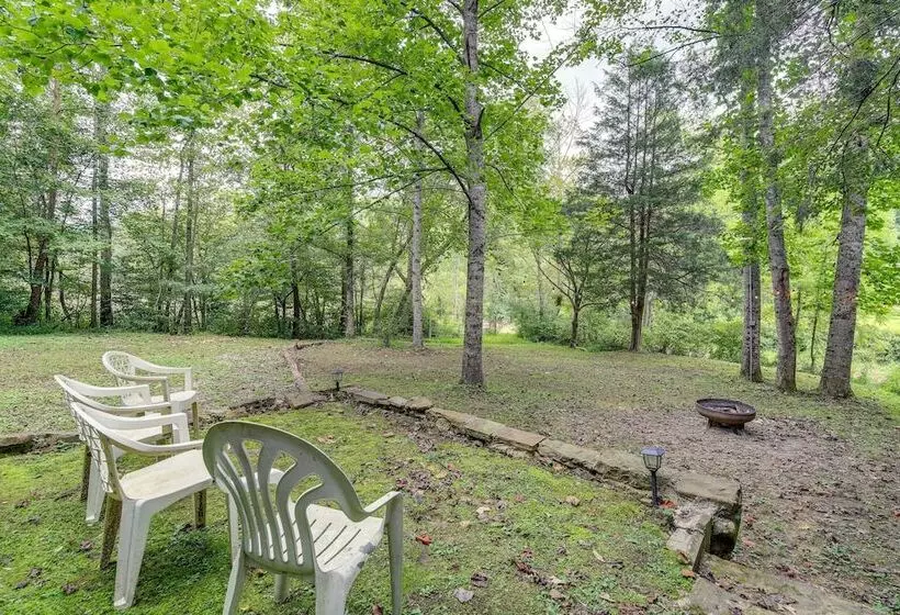 Briceville Cabin W/ River Access & Mountain Views!