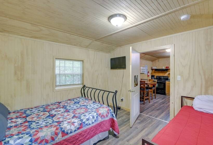 Briceville Cabin W/ River Access & Mountain Views!