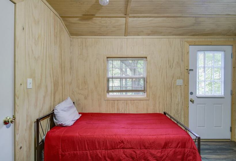 Briceville Cabin W/ River Access & Mountain Views!