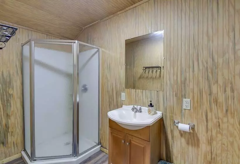 Briceville Cabin W/ River Access & Mountain Views!