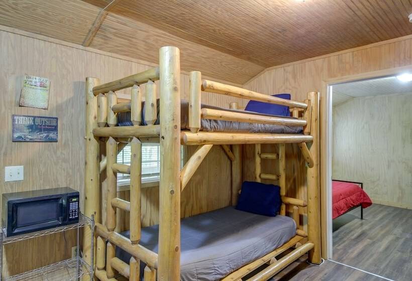 Briceville Cabin W/ River Access & Mountain Views!