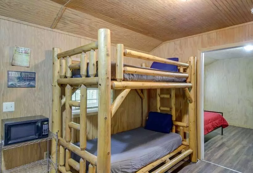 Briceville Cabin W/ River Access & Mountain Views!