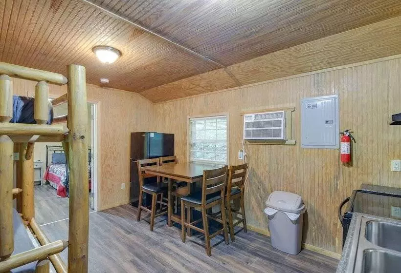 Briceville Cabin W/ River Access & Mountain Views!