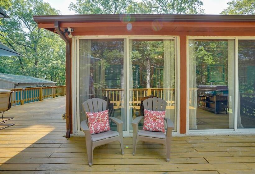 Cadiz Vacation Home W/ Deck: Walk To Lake Barkley