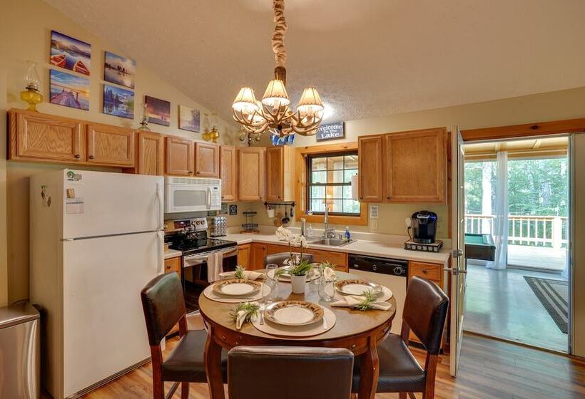 Cadiz Vacation Home W/ Deck: Walk To Lake Barkley