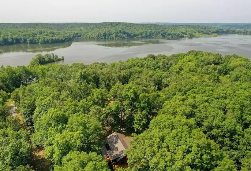 Cadiz Vacation Home W/ Deck: Walk To Lake Barkley