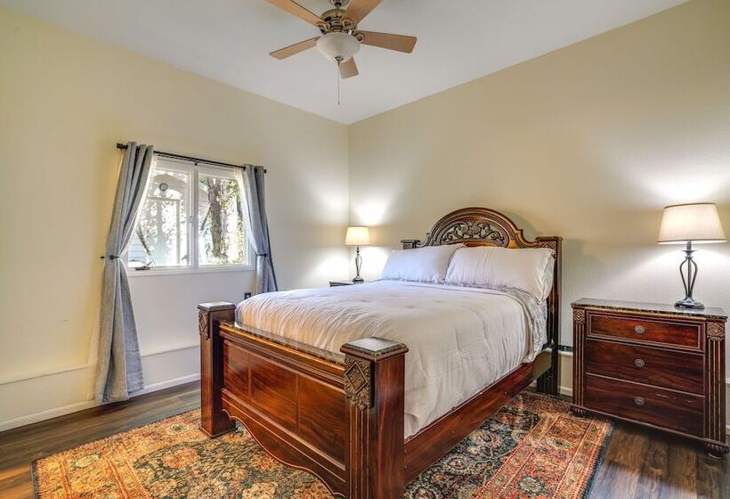 Charming Anchorage Home W/ Private Hot Tub!