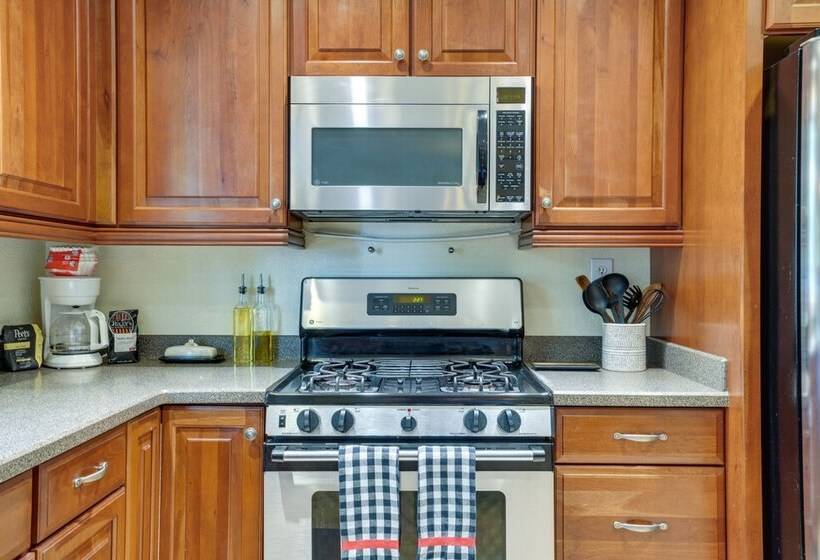 Charming Anchorage Home W/ Private Hot Tub!