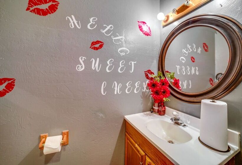 Charming Pittsburgh Home 2 Mi To Downtown!