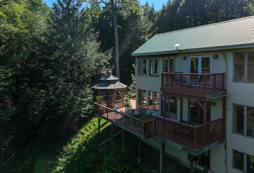 Charming Thornton Escape W/ Sauna + Gazebo!