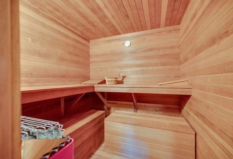 Charming Thornton Escape W/ Sauna + Gazebo!