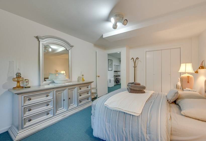 Charming Thornton Escape W/ Sauna + Gazebo!