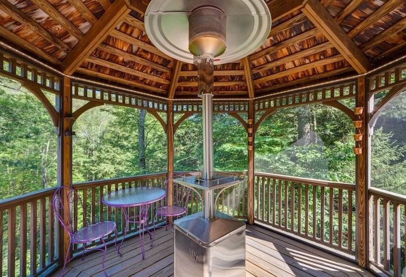 Charming Thornton Escape W/ Sauna + Gazebo!