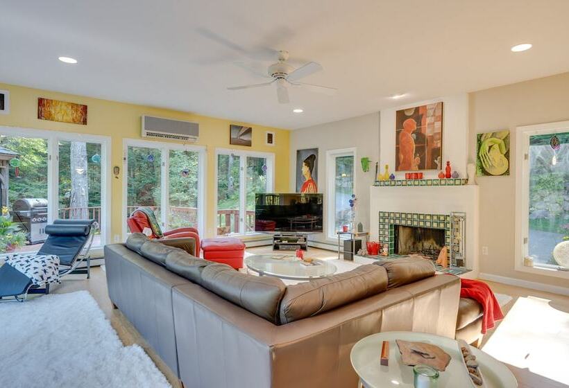 Charming Thornton Escape W/ Sauna + Gazebo!