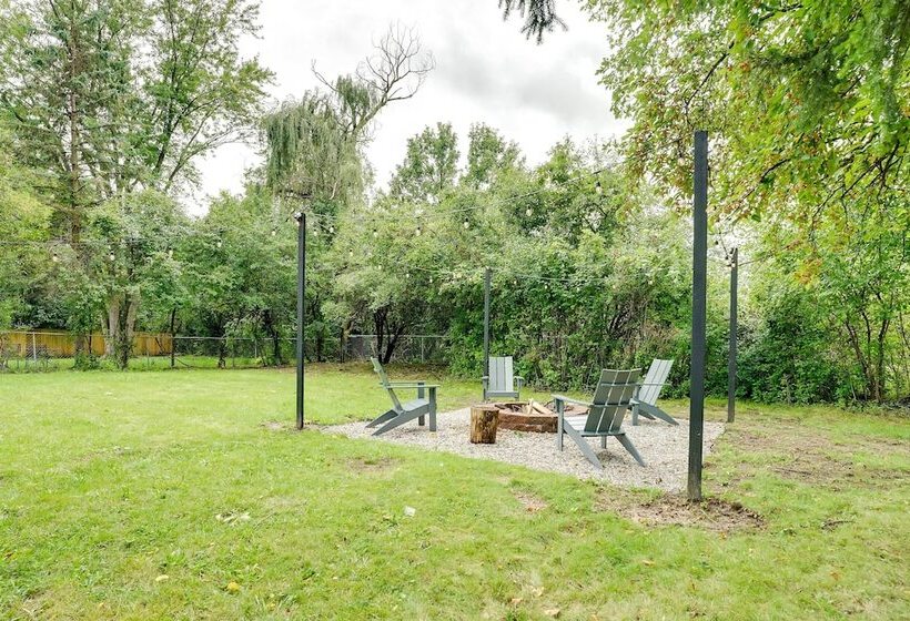 4 Mi To Michigan Stadium: Cozy Home W/ Fire Pit!