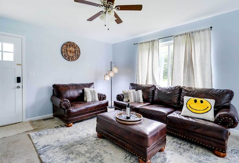 4 Mi To Michigan Stadium: Cozy Home W/ Fire Pit!