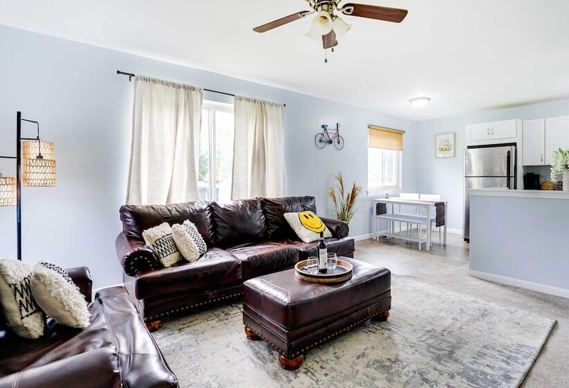 4 Mi To Michigan Stadium: Cozy Home W/ Fire Pit!