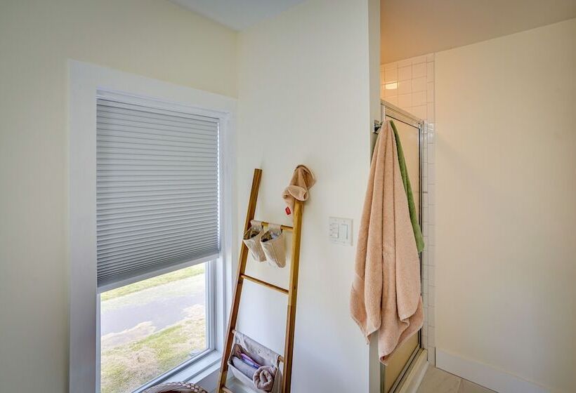 Cozy Catskills Retreat Near Mine Kill State Park!