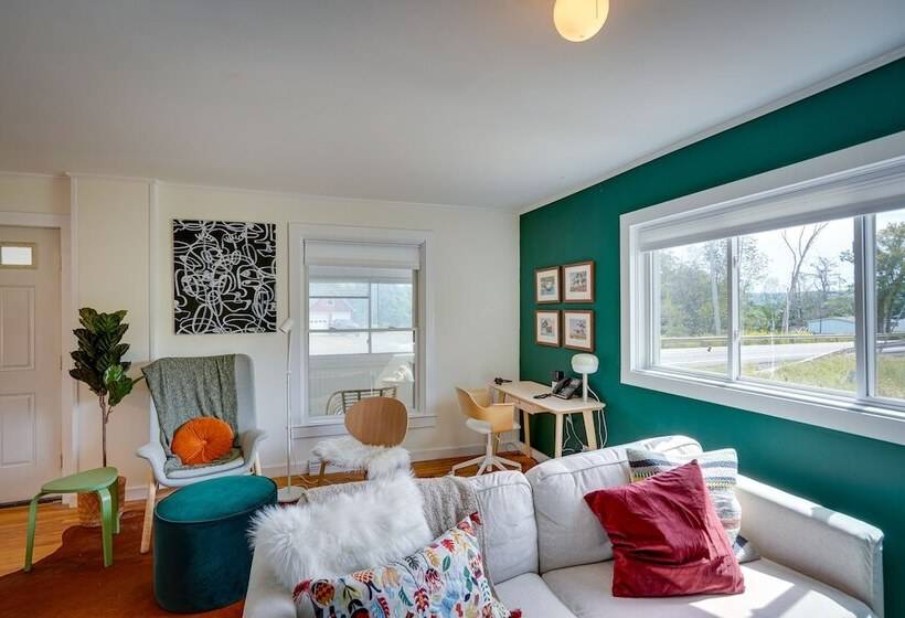 Cozy Catskills Retreat Near Mine Kill State Park!