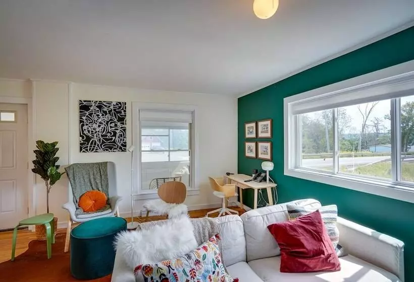 Cozy Catskills Retreat Near Mine Kill State Park!