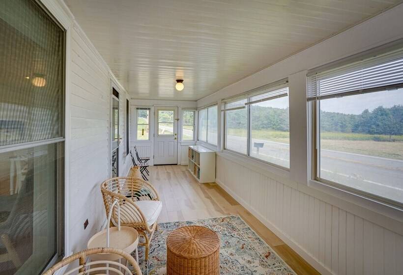 Cozy Catskills Retreat Near Mine Kill State Park!