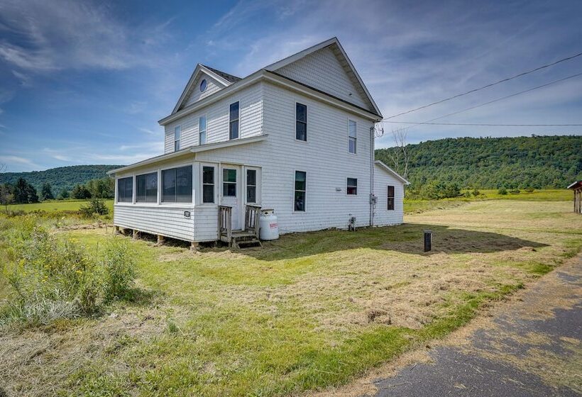 Cozy Catskills Retreat Near Mine Kill State Park!