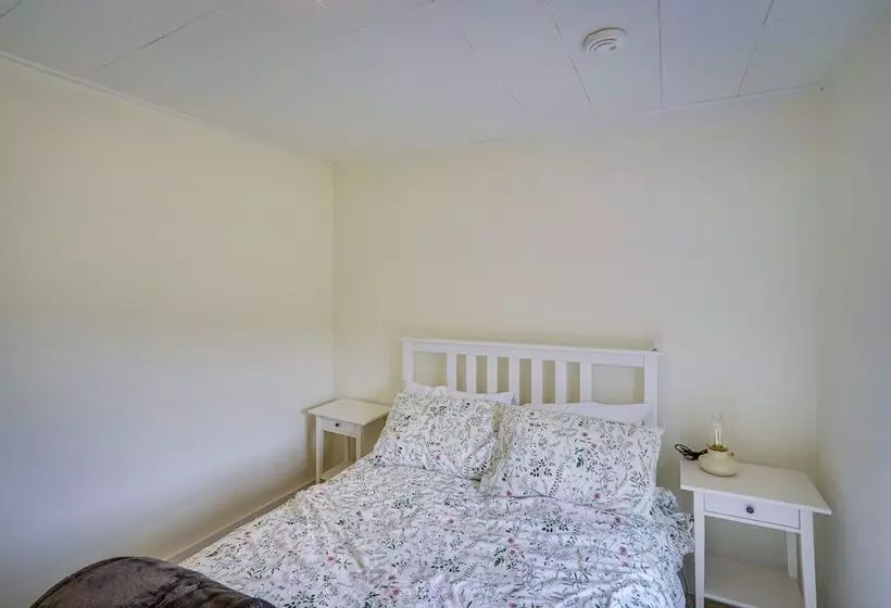 Cozy Catskills Retreat Near Mine Kill State Park!