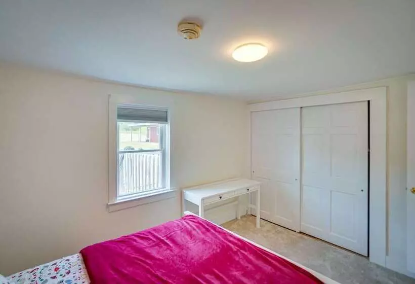 Cozy Catskills Retreat Near Mine Kill State Park!