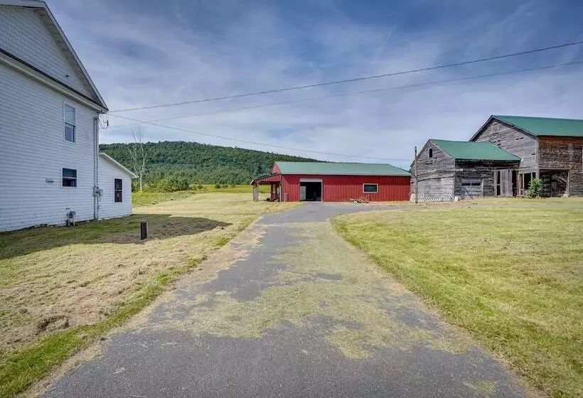 Cozy Catskills Retreat Near Mine Kill State Park!