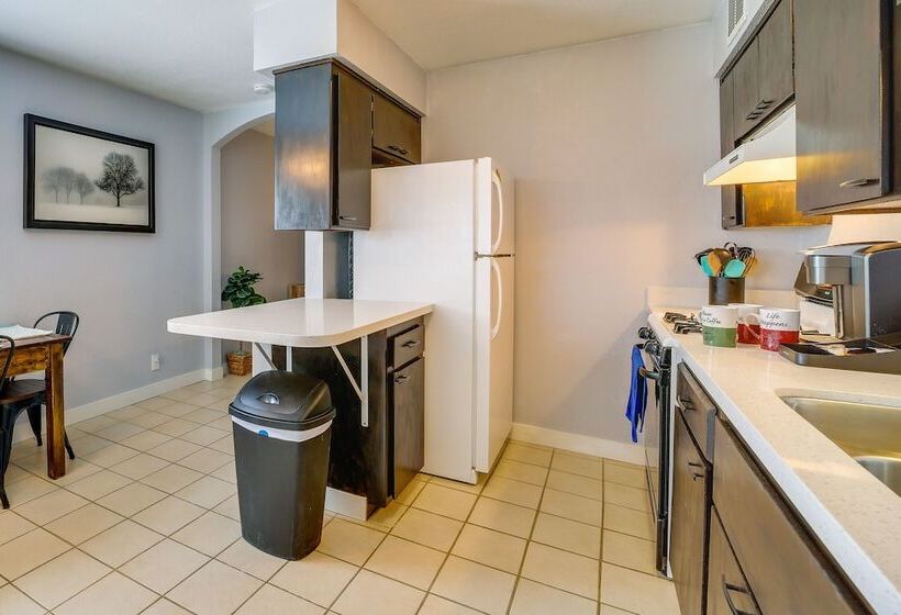 Cozy Cottonwood Home W/ Covered Patio & Gas Grill!