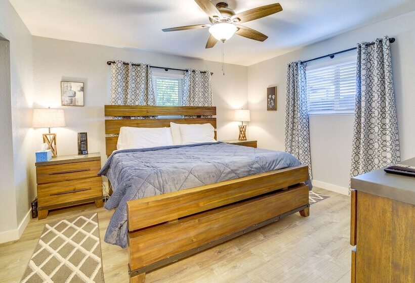 Cozy Cottonwood Home W/ Covered Patio & Gas Grill!