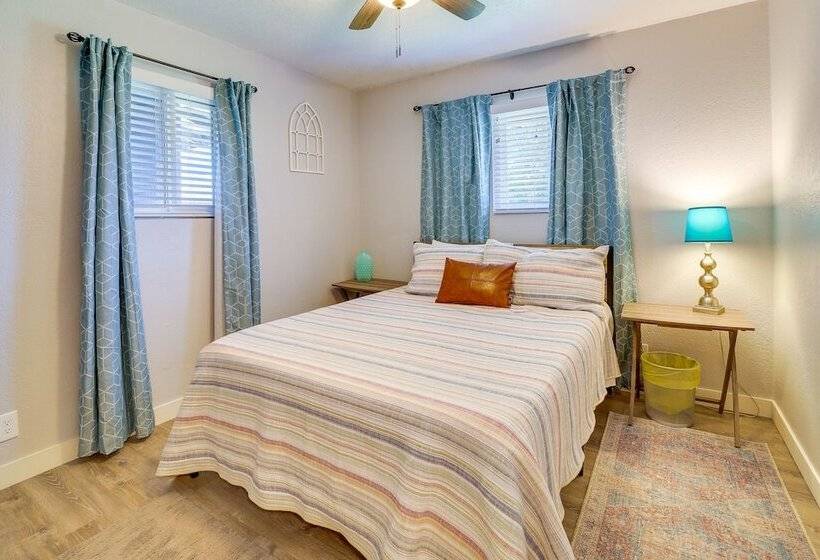 Cozy Cottonwood Home W/ Covered Patio & Gas Grill!