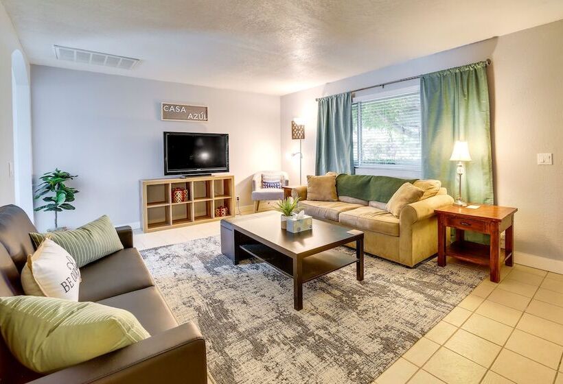 Cozy Cottonwood Home W/ Covered Patio & Gas Grill!