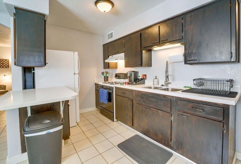 Cozy Cottonwood Home W/ Covered Patio & Gas Grill!