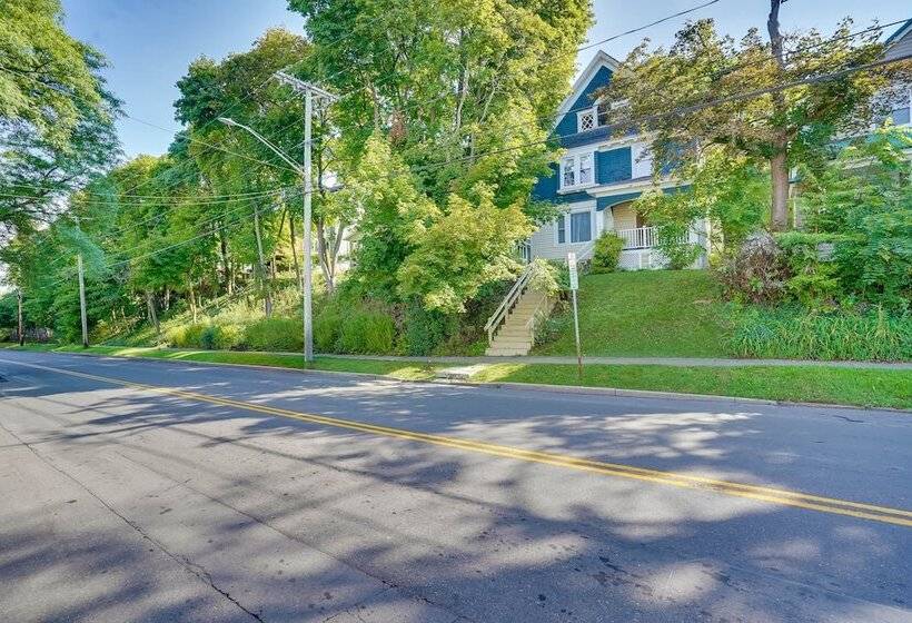 Cozy Westcott Home ~ 1/2 Mi To Syracuse Campus!