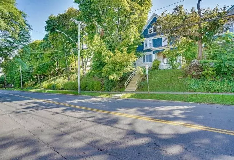 Cozy Westcott Home ~ 1/2 Mi To Syracuse Campus!