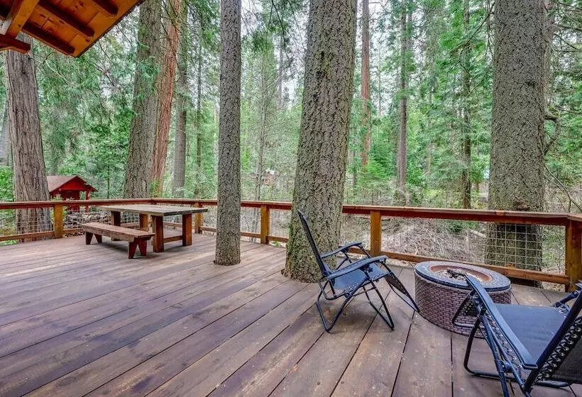 Creekside Cabin ~ 20 Mi To Kings Canyon Park!