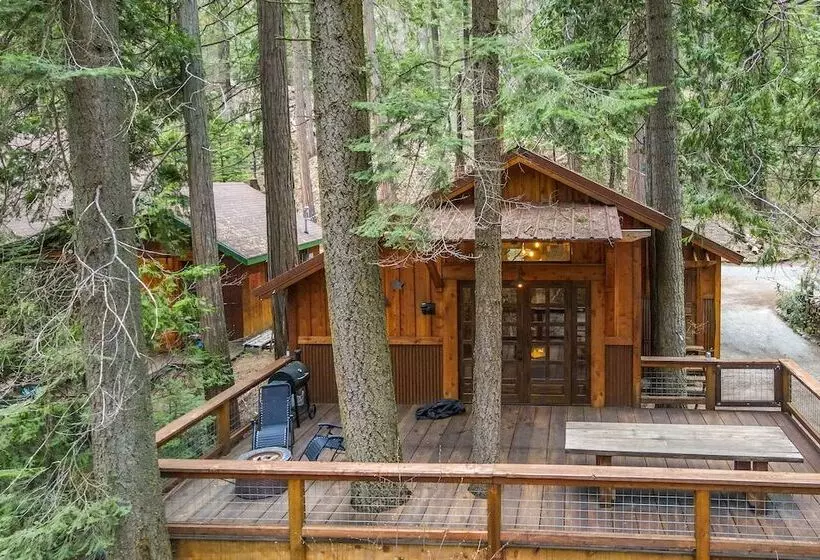 Creekside Cabin ~ 20 Mi To Kings Canyon Park!