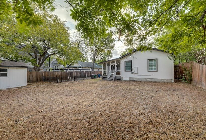 Family Friendly Austin House W/ Screened Porch!