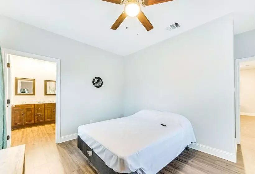 Texas Family Home W/ Hot Tub: 1 Mi To Lake Whitney