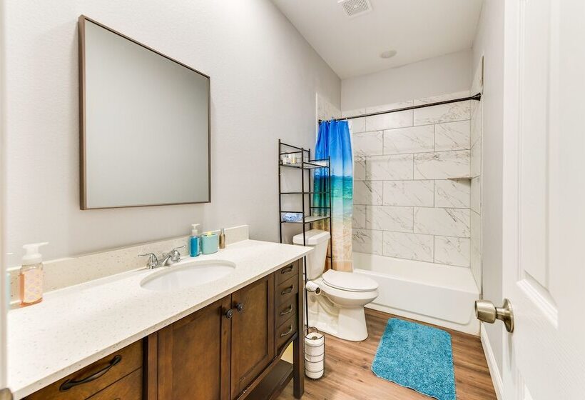 Texas Family Home W/ Hot Tub: 1 Mi To Lake Whitney