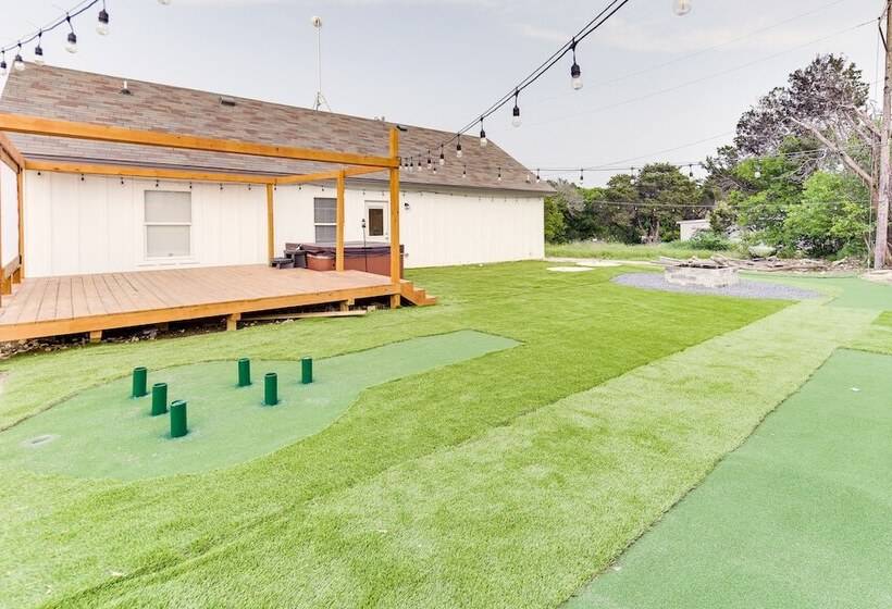 Texas Family Home W/ Hot Tub: 1 Mi To Lake Whitney