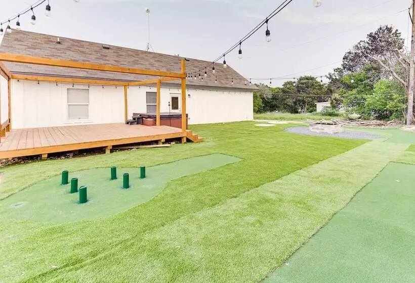 Texas Family Home W/ Hot Tub: 1 Mi To Lake Whitney